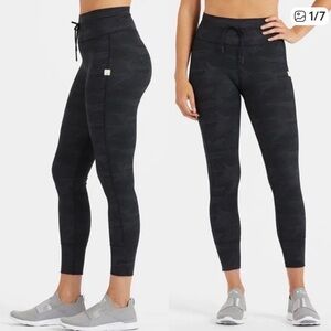 Vuori Daily Black Camo Leggings